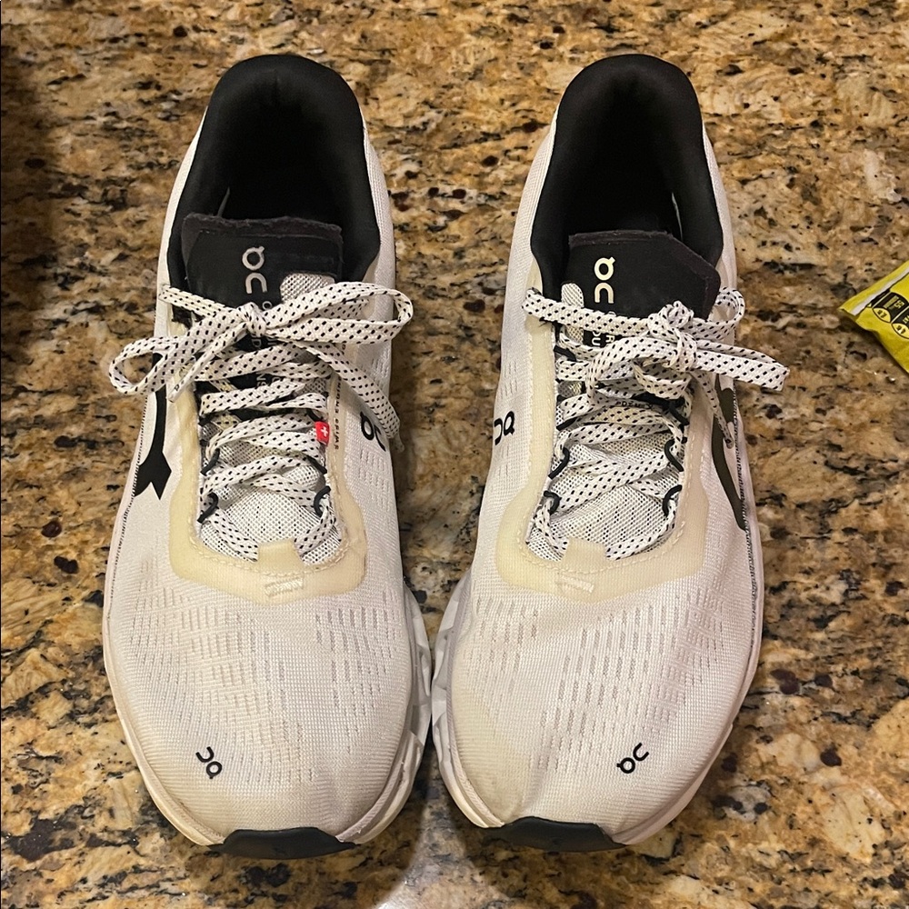 Mens On Running Black and White Athletic Shoes